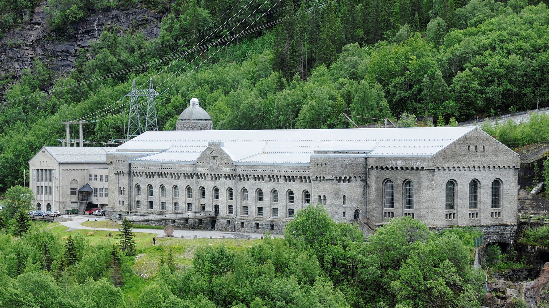 Town Walks In Rjukan Hardangervidda